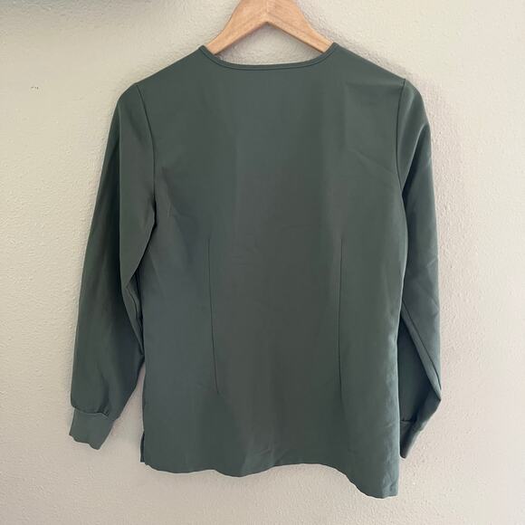 Figs Catarina One pocket Scrub longsleeves in olive green - Picture 4 of 10